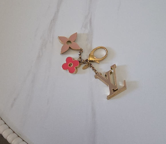 Louis Vuitton Accessories - Authentic Louis Vuitton Floral Pink and Gold Key Holder a solid pink color